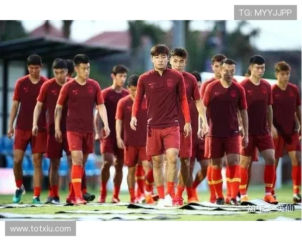 中国足球队世界杯出线形势分析:争夺最后名额挑战与机遇并存 中国足球队世界杯出线形势分析:争夺最后名额挑战与机遇并存