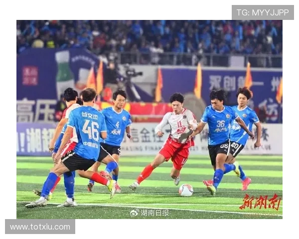 中国足球联赛新赛季火热开战 多支球队阵容更新目标直指冠军