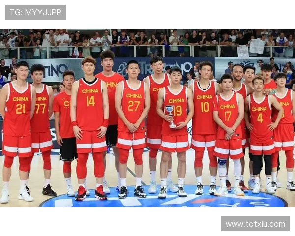 中国篮球队迎战世界强队 新阵容亮相备战国际大赛挑战