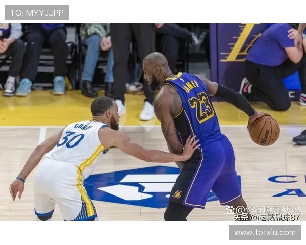 湖人强势逆转勇士上演惊险对决再掀激烈季后赛全场焦点热潮时刻中
